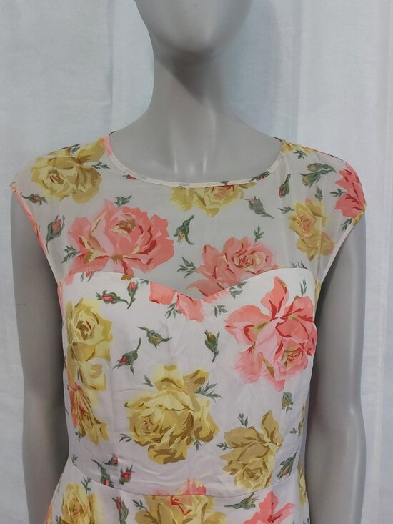 BETSEY JOHNSON Roses Print Dress 6 Fit & Flare Yellow Pink Sweetheart Sheer - Picture 3 of 11